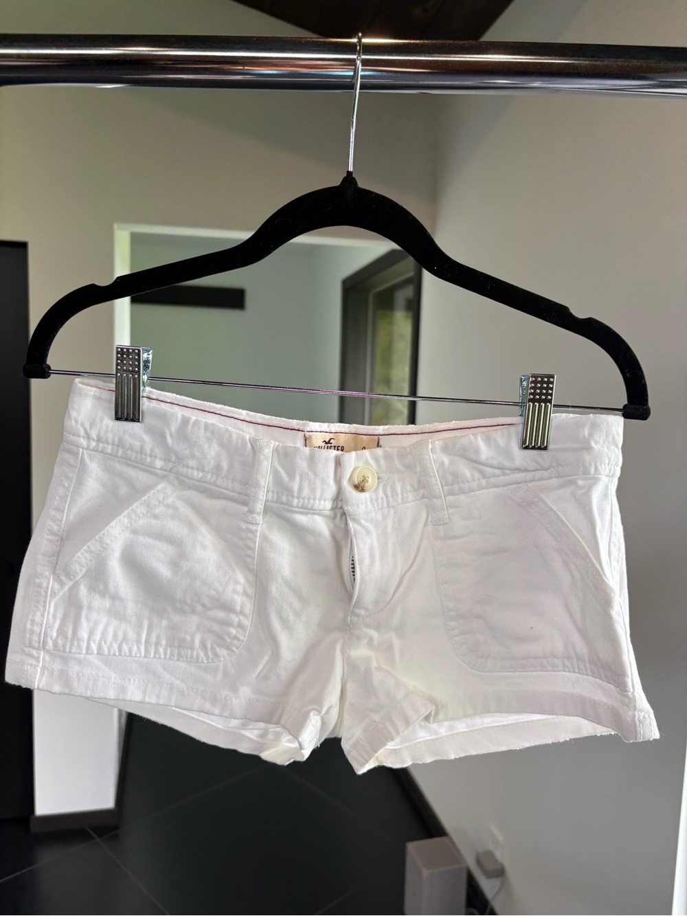 Hollister White Cotton Cargo Shorts